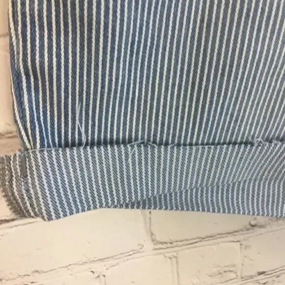NWT Calvin Klein Women's Railroad Stripe Roll Cuff Denim Jeans Short  Size 12 - Picture 8 of 11
